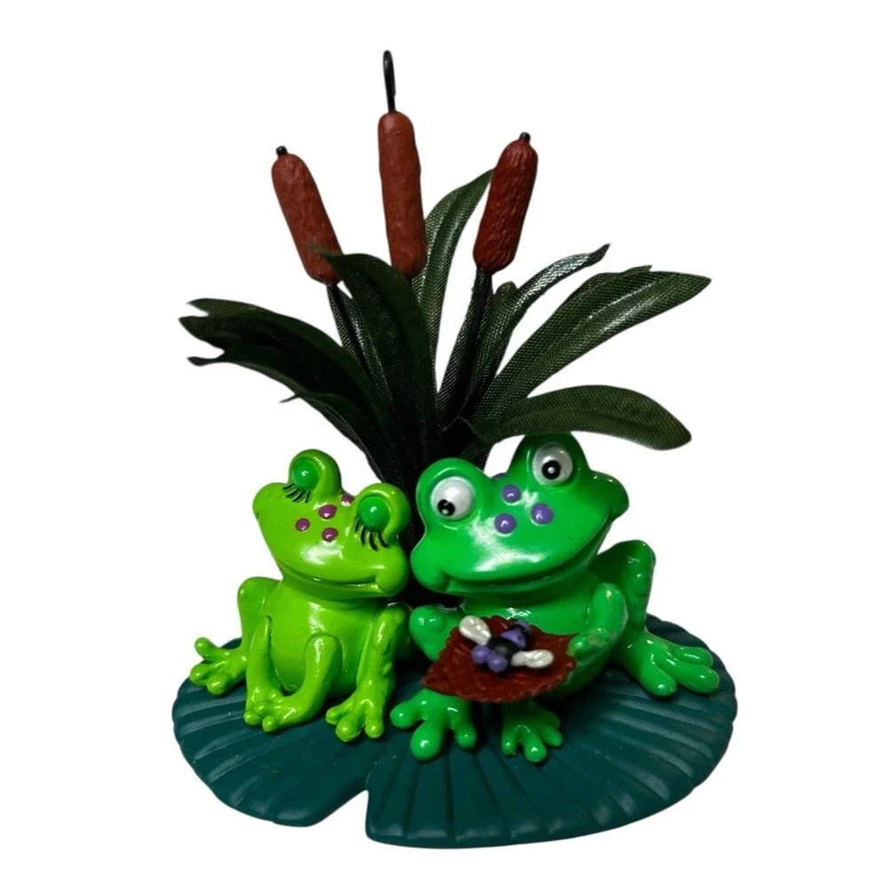 Hallmark Keepsake Ornament 2005 Leap of Love Frogs on Lilly Pad with Cat Tails